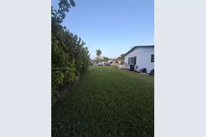 18608 SW 93rd Pl, Cutler Bay, FL 33157 - Photo 24