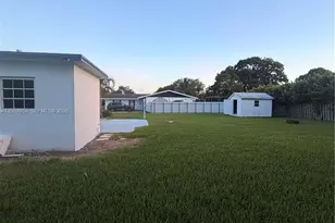 18608 SW 93rd Pl, Cutler Bay, FL 33157 - Photo 20
