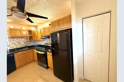 1660 NE 191st St #406-1, Miami, FL 33179 - Photo 4