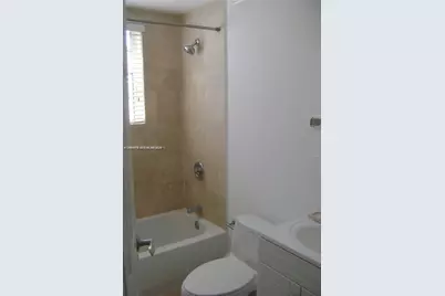 4812 Pine Tree Dr #201, Miami Beach, FL 33140 - Photo 16
