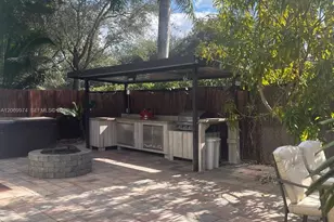 3134 NE 3rd Dr, Homestead, FL 33033 - Photo 22
