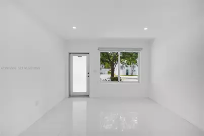 801 15th St #108, Miami Beach, FL 33139 - Photo 12