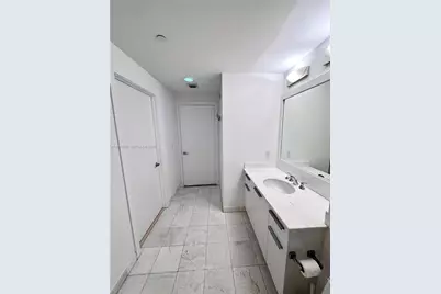 1060 Brickell Ave #1815, Miami, FL 33131 - Photo 16