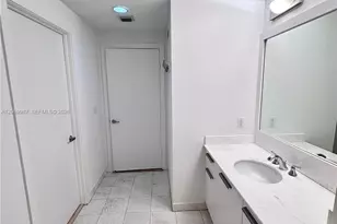 1060 Brickell Ave, Miami, FL 33131 - Photo 16