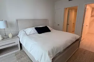 77 SE 5th St, Miami, FL 33131 - Photo 18