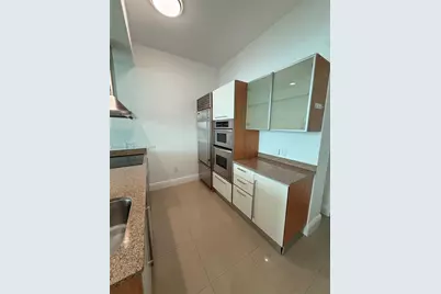 218 SE 14th St #TS107, Miami, FL 33131 - Photo 8