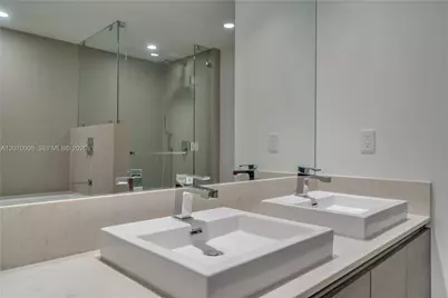 1080 Brickell Ave #3406, Miami, FL 33131 - Photo 16