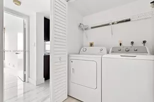 19195 NE 36th Ct, Aventura, FL 33180 - Photo 22