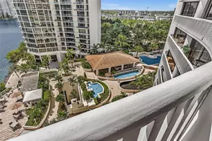 3000 Island Blvd, Aventura, FL 33160 - Photo 26