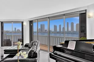 3000 Island Blvd, Aventura, FL 33160 - Photo 6