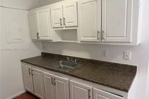 401 SW 13th Pl, Deerfield Beach, FL 33441 - Photo 2