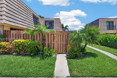 953 Springdale Cir, Palm Springs, FL 33461 - Photo 40