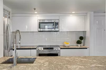 540 Brickell Key Dr #1519, Miami, FL 33131 - Photo 6