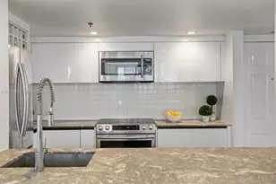 540 Brickell Key Dr, Miami, FL 33131 - Photo 6
