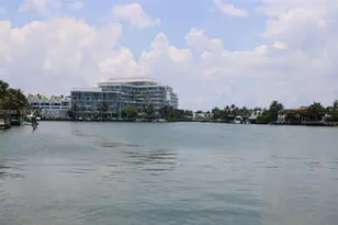 4710 Pine Tree Dr, Miami Beach, FL 33140 - Photo 30