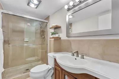 3375 N Country Club Dr #905, Aventura, FL 33180 - Photo 28