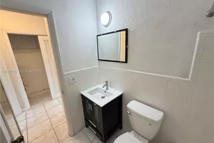 1821 N 17th Ct, Hollywood, FL 33020 - Photo 18