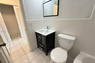 1821 N 17th Ct, Hollywood, FL 33020 - Photo 16