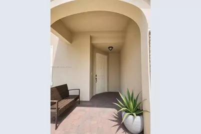 9229 W 33rd Way, Hialeah, FL 33018 - Photo 2