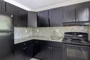 1091 SW 4th St, Miami, FL 33130 - Photo 2