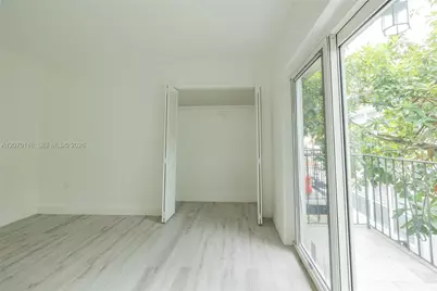 1091 SW 4th St #2, Miami, FL 33130 - Photo 8