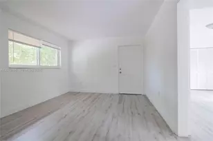1091 SW 4th St, Miami, FL 33130 - Photo 4