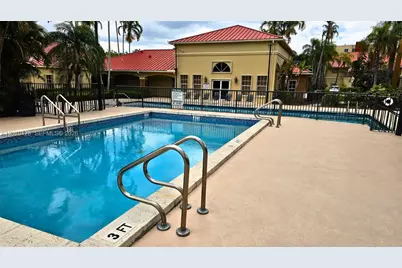 18332 NW 68th Ave #H, Hialeah, FL 33015 - Photo 4