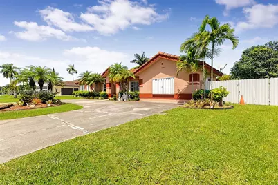 15735 SW 153rd Ave, Miami, FL 33187 - Photo 44