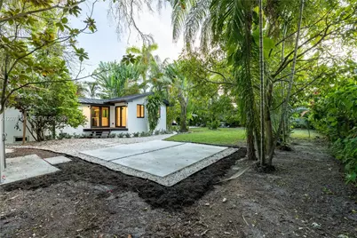 10901 NE 3rd Ave, Miami, FL 33161 - Photo 18