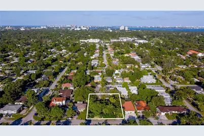 10901 NE 3rd Ave, Miami, FL 33161 - Photo 1