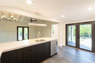 10901 NE 3rd Ave, Miami, FL 33161 - Photo 26
