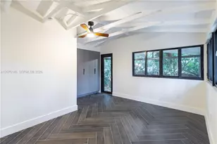 10901 NE 3rd Ave, Miami, FL 33161 - Photo 16