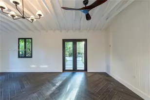 10901 NE 3rd Ave, Miami, FL 33161 - Photo 14