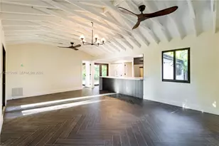 10901 NE 3rd Ave, Miami, FL 33161 - Photo 4