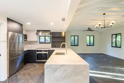 10901 NE 3rd Ave, Miami, FL 33161 - Photo 6