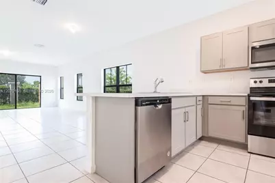 302 NE 1st Dr #302, Florida City, FL 33034 - Photo 10