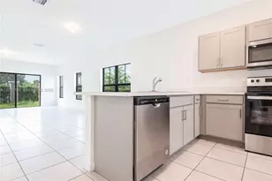 302 NE 1st Dr, Florida City, FL 33034 - Photo 10