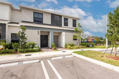 302 NE 1st Dr #302, Florida City, FL 33034 - Photo 1