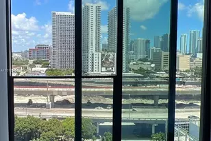 20 NE 11th St, Miami, FL 33132 - Photo 10