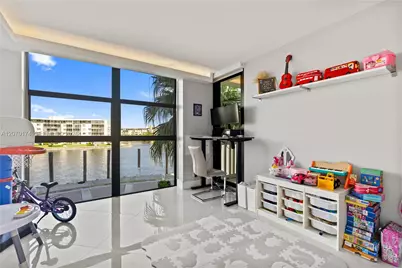 1000 W Island Blvd #202, Aventura, FL 33160 - Photo 34