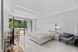 1000 W Island Blvd, Aventura, FL 33160 - Photo 42