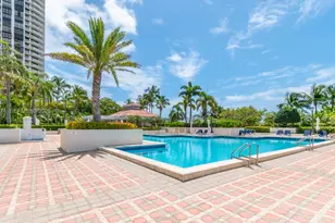 1000 W Island Blvd, Aventura, FL 33160 - Photo 64