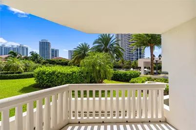 1000 W Island Blvd #202, Aventura, FL 33160 - Photo 54