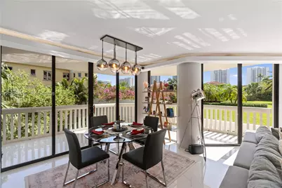 1000 W Island Blvd #202, Aventura, FL 33160 - Photo 8