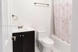 550 NW 82nd Ct, Miami, FL 33126 - Photo 24