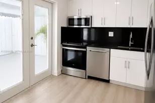 550 NW 82nd Ct, Miami, FL 33126 - Photo 10