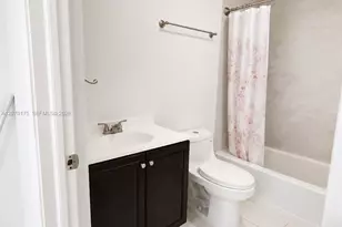 550 NW 82nd Ct, Miami, FL 33126 - Photo 28