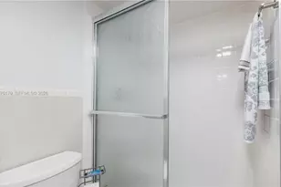 4400 Hillcrest Dr, Hollywood, FL 33021 - Photo 12