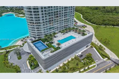 2411 Laguna Cir #1402, Miami, FL 33181 - Photo 4