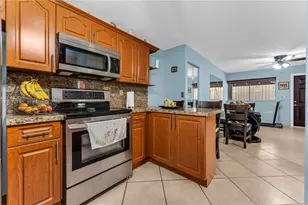 2765 W 61st Pl, Hialeah, FL 33016 - Photo 14